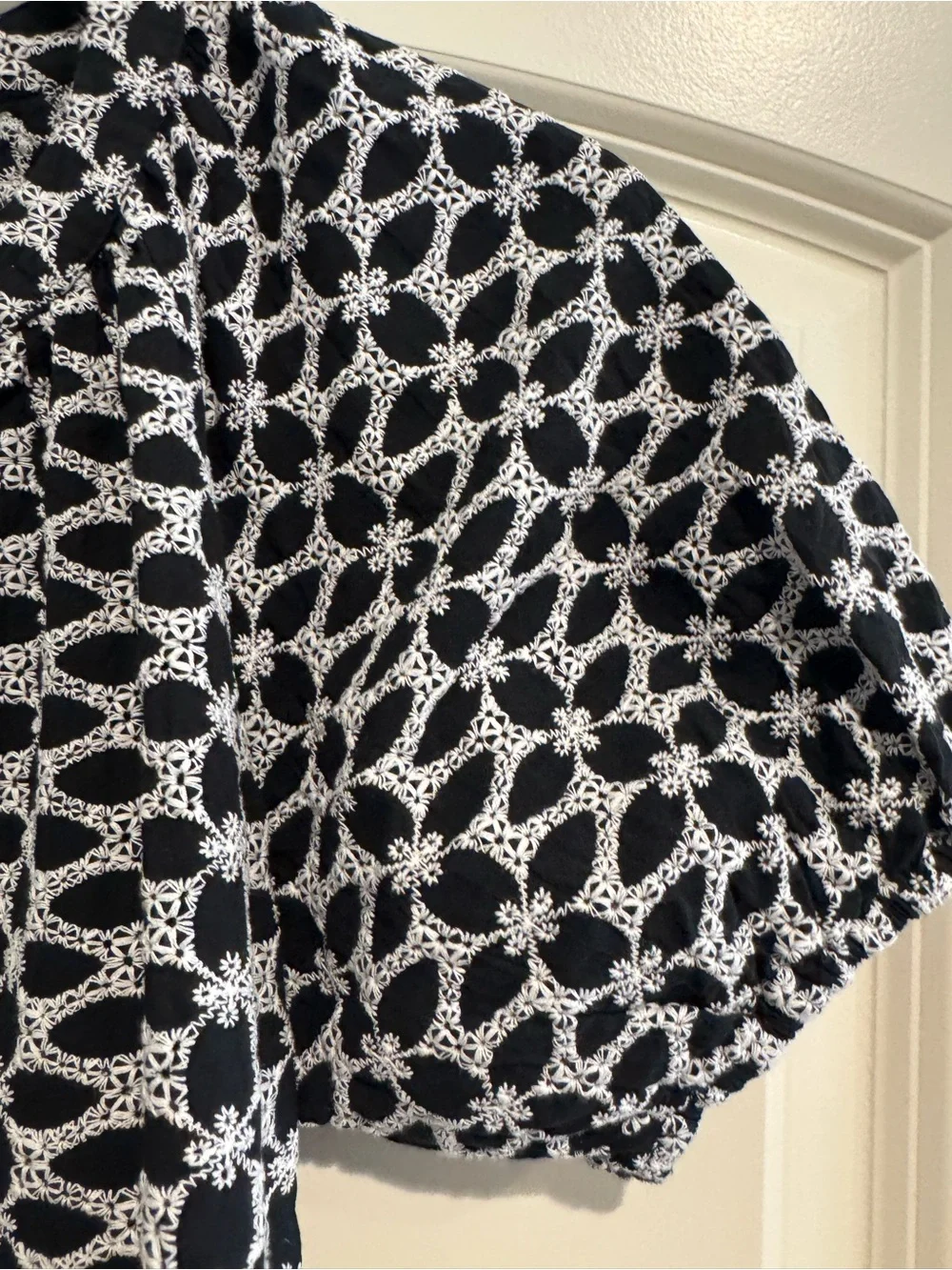 LOFT Black White Geo Print Short Sleeve Tie Neck Blouse Top XS